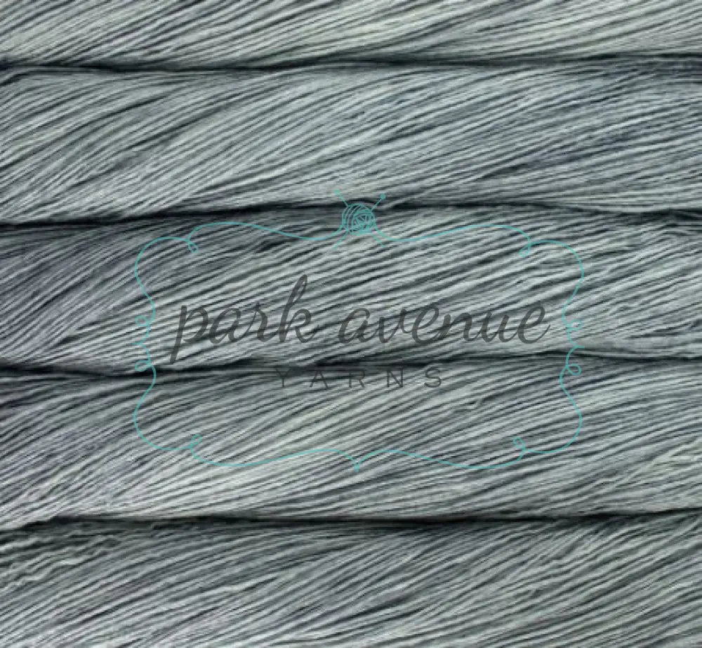 Mechita Gris Yarn: Fingering