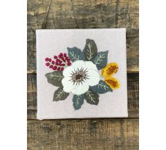 Intermediate Floral on Linen Embroidery Class